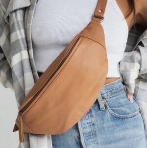 MANDRN Atlas Belt Bag in Tan
